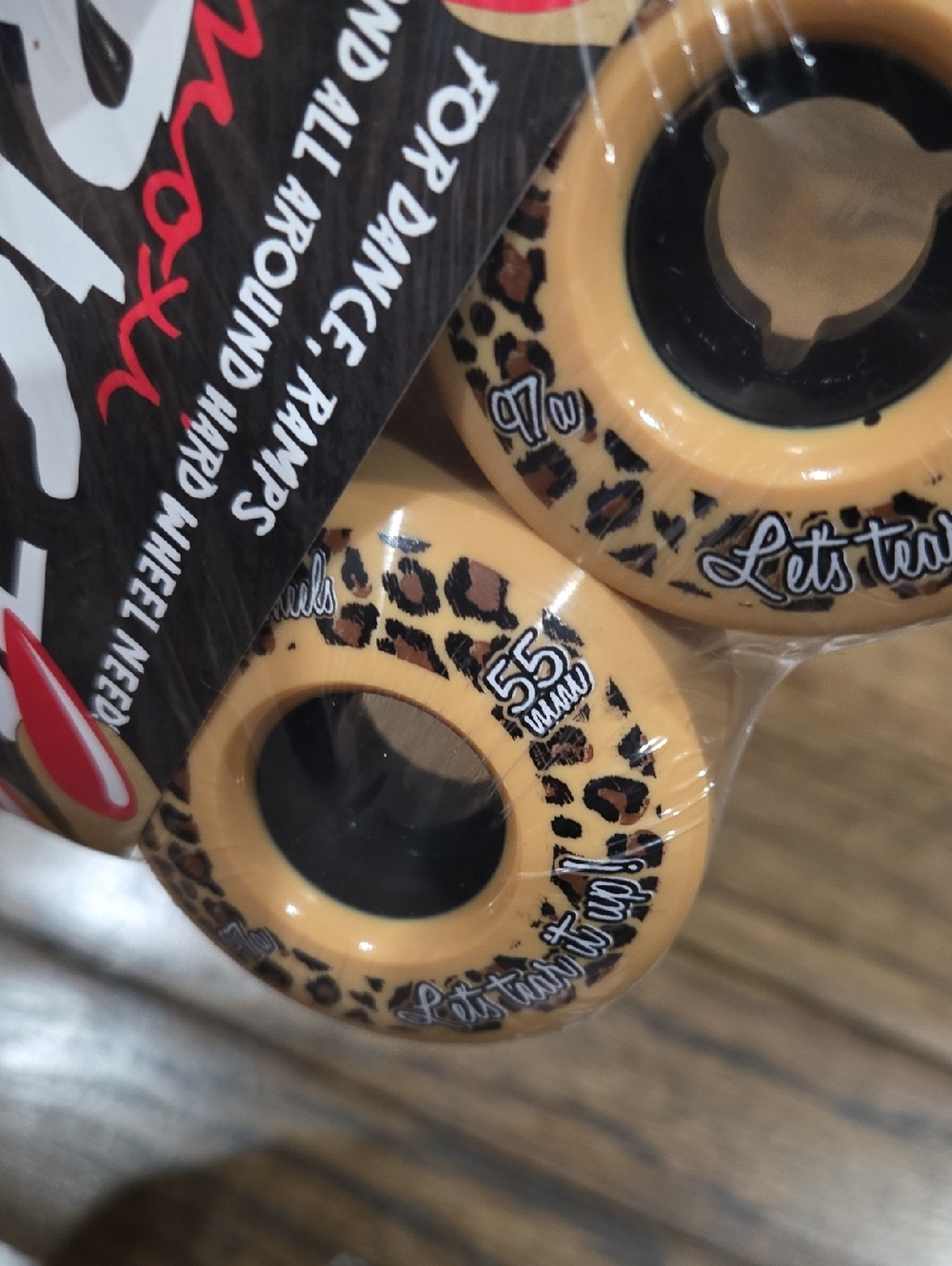Moxi trick wheels in leopard 55mm New - Picture 3 of 4